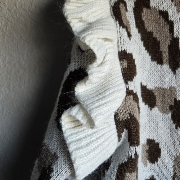 CHASER Leopard Print Button Up Ruffled Cardigan Size Large - Picture 7 of 8